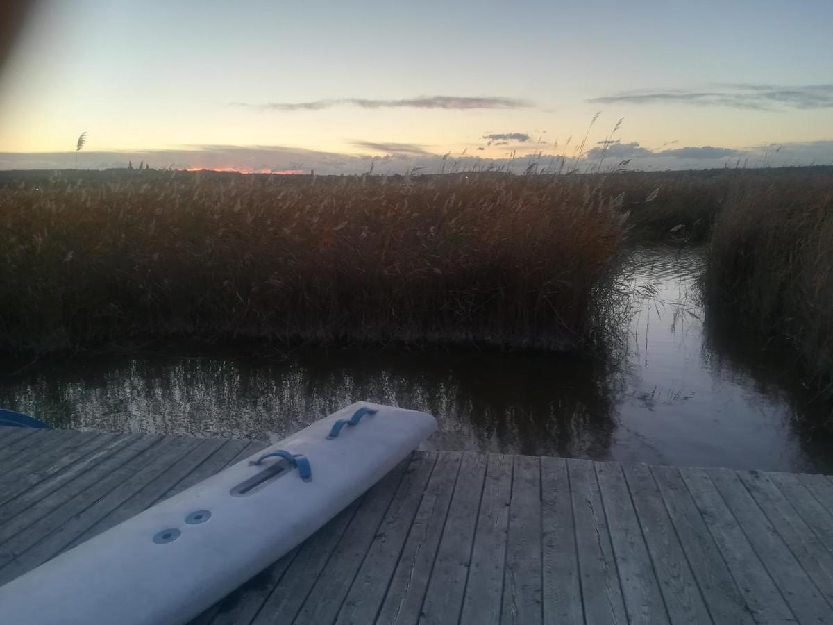 Pfahlbau Sunset II Toplage Inklusive Elektroboot Руст Екстериор снимка