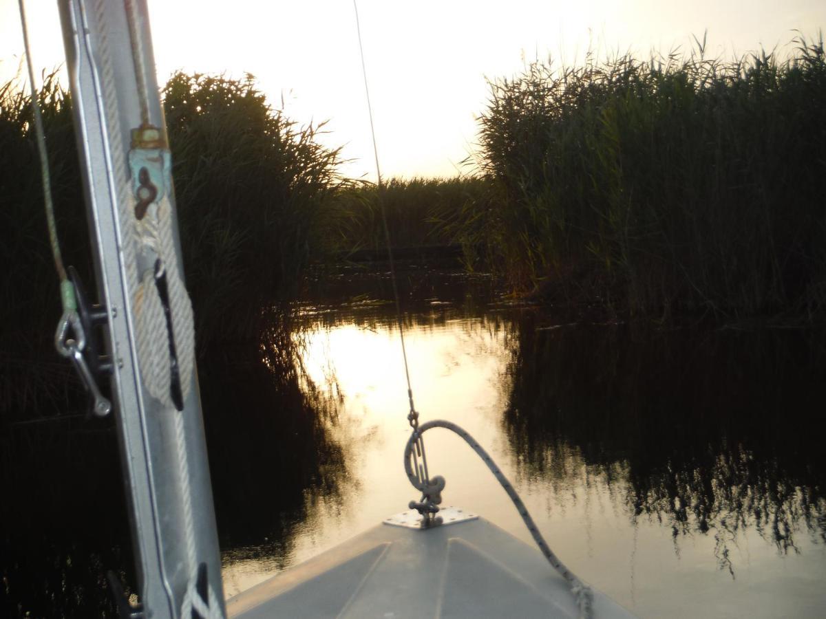 Pfahlbau Sunset II Toplage Inklusive Elektroboot Руст Екстериор снимка