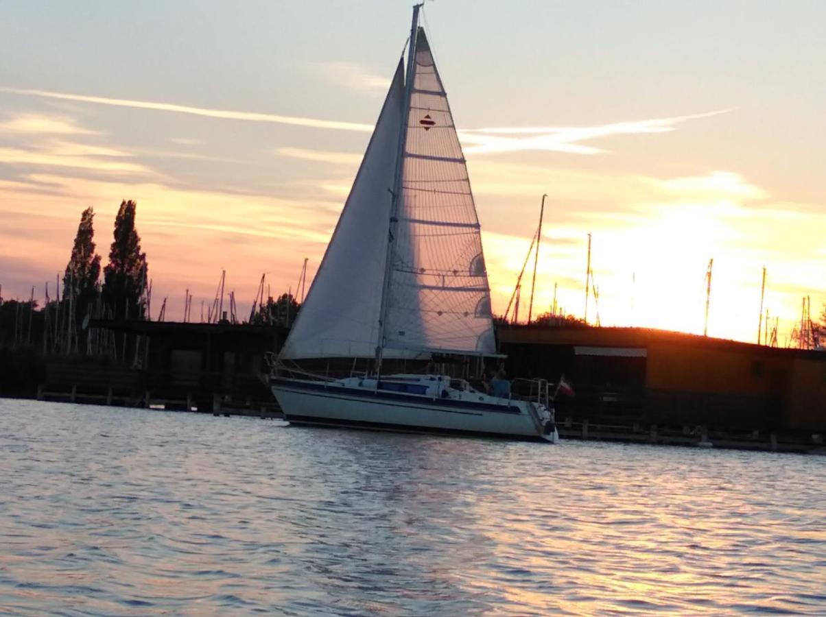 Pfahlbau Sunset II Toplage Inklusive Elektroboot Руст Екстериор снимка