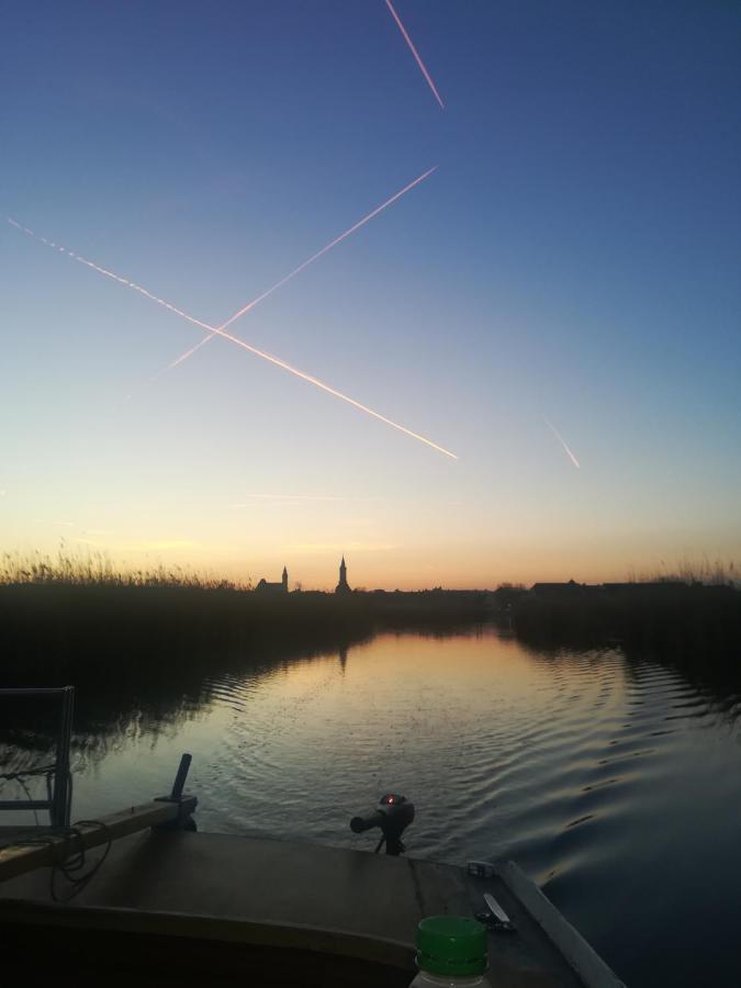 Pfahlbau Sunset II Toplage Inklusive Elektroboot Руст Екстериор снимка