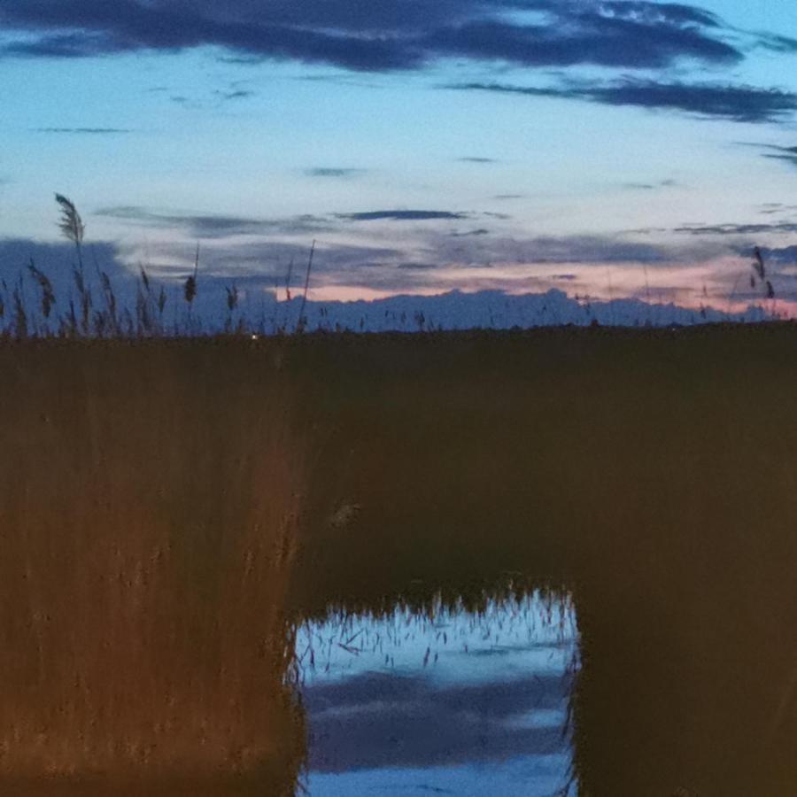 Pfahlbau Sunset II Toplage Inklusive Elektroboot Руст Екстериор снимка