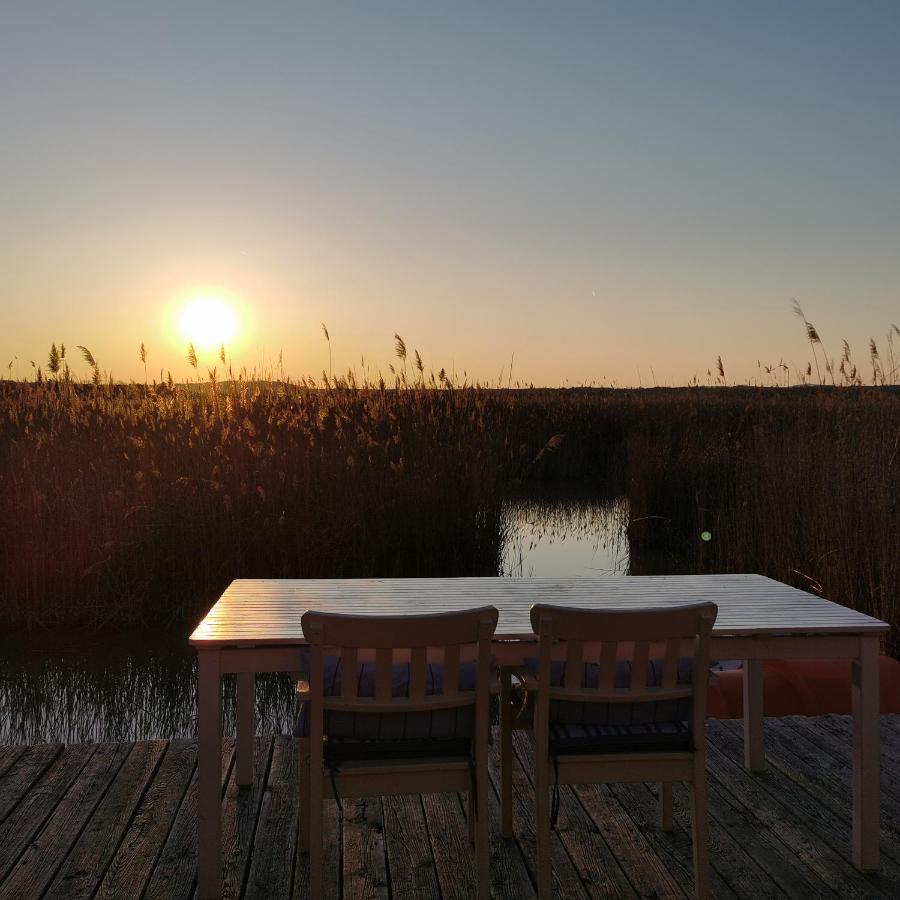 Pfahlbau Sunset II Toplage Inklusive Elektroboot Руст Екстериор снимка