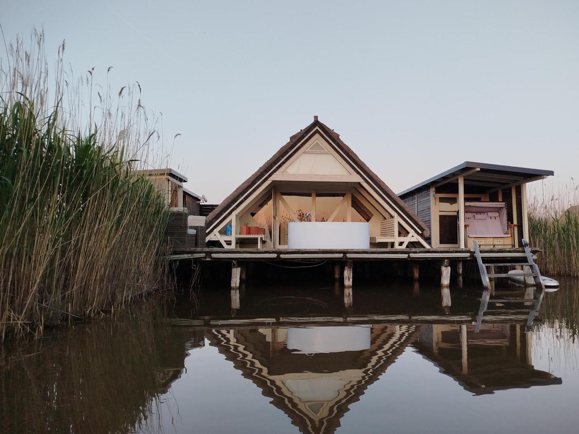 Pfahlbau Sunset II Toplage Inklusive Elektroboot Руст Екстериор снимка