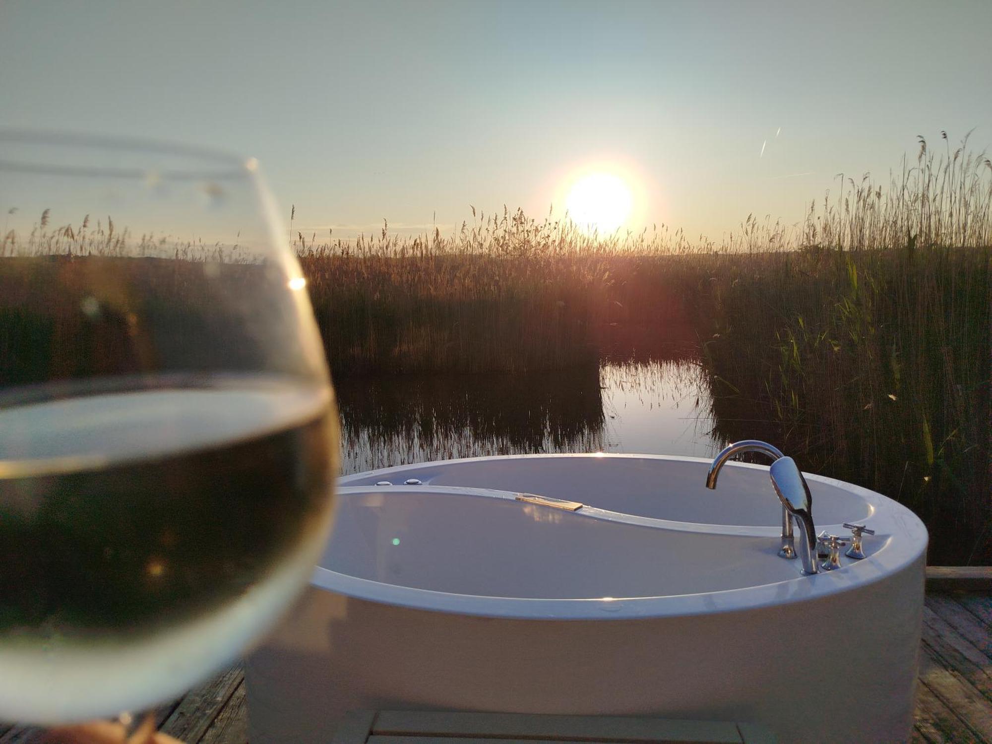 Pfahlbau Sunset II Toplage Inklusive Elektroboot Руст Екстериор снимка